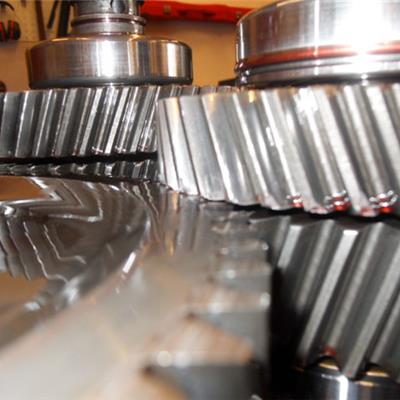Revisie van Clark transmissies - Transmission Services